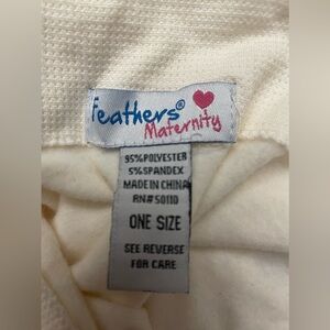 Feathers Maternity white leggings-one size NWT